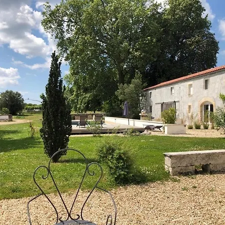 Pavillon A La Fromigere Pensión
