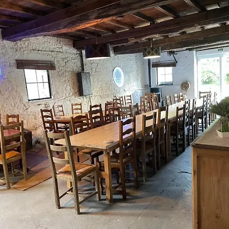 Pavillon A La Fromigere Pensión