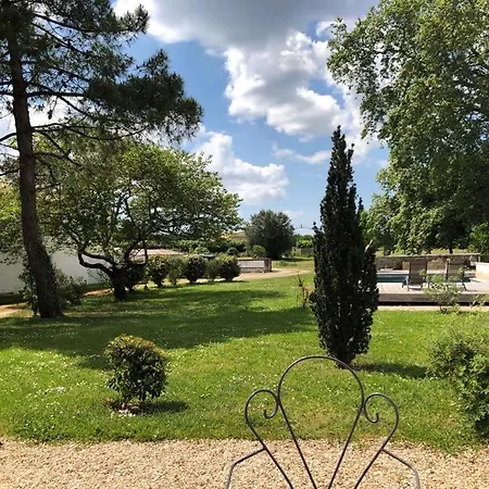 Pavillon A La Fromigere *